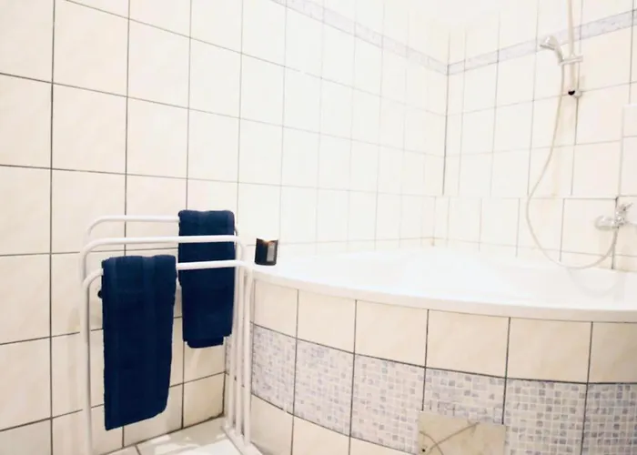 Super Cozy 5 Bedroom Shared 10min Walk To Augarten Vienna