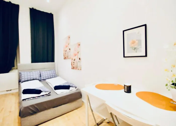 Super Cozy 5 Bedroom Shared 10min Walk To Augarten * Vienna