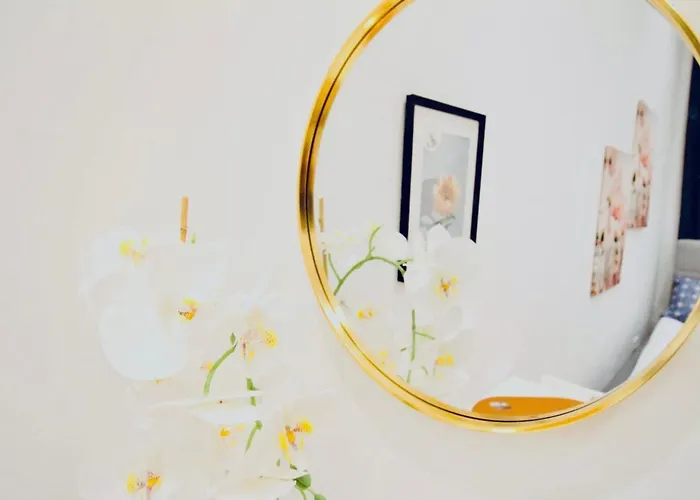 Super Cozy 5 Bedroom Shared 10min Walk To Augarten