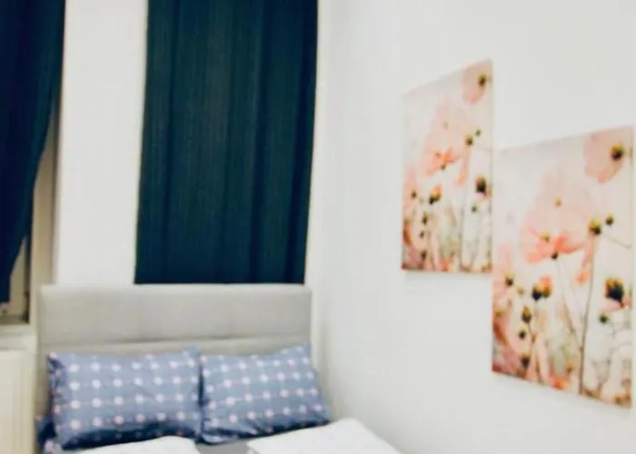 Super Cozy 5 Bedroom Shared 10min Walk To Augarten Vienna