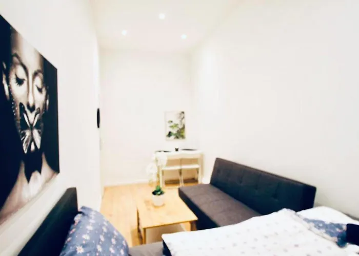 Super Cozy 5 Bedroom Shared 10min Walk To Augarten *