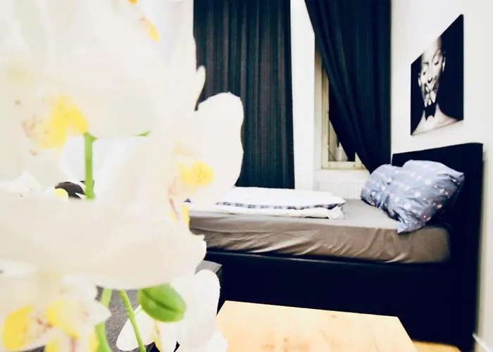 Super Cozy 5 Bedroom Shared 10min Walk To Augarten Vienna