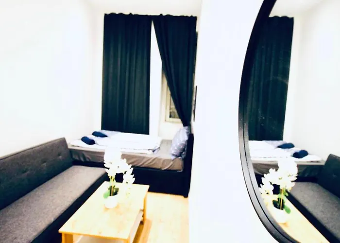 Super Cozy 5 Bedroom Shared 10min Walk To Augarten *