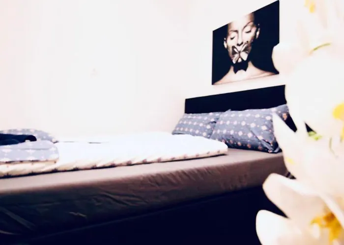 Super Cozy 5 Bedroom Shared 10min Walk To Augarten Appartamento