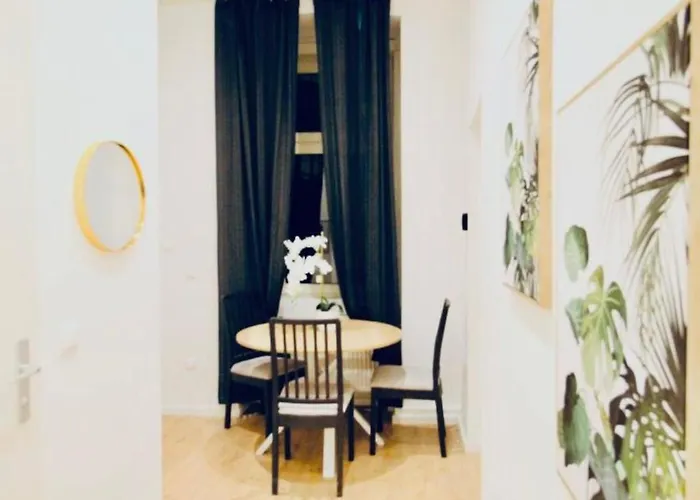 Appartamento Super Cozy 5 Bedroom Shared 10min Walk To Augarten *
