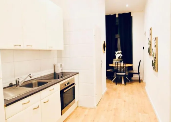 Super Cozy 5 Bedroom Shared 10min Walk To Augarten Appartamento Vienna