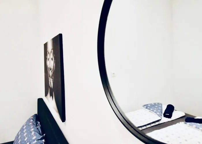 Super Cozy 5 Bedroom Shared 10min Walk To Augarten Appartamento