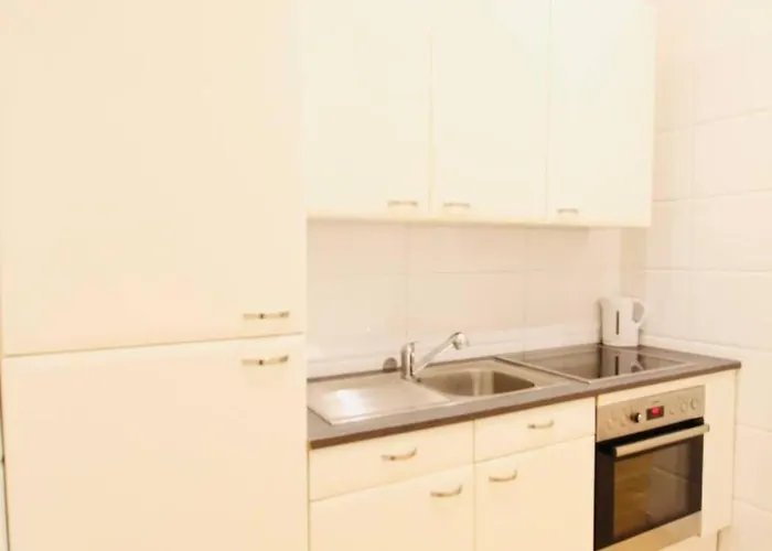 Super Cozy 5 Bedroom Shared 10min Walk To Augarten Appartamento *