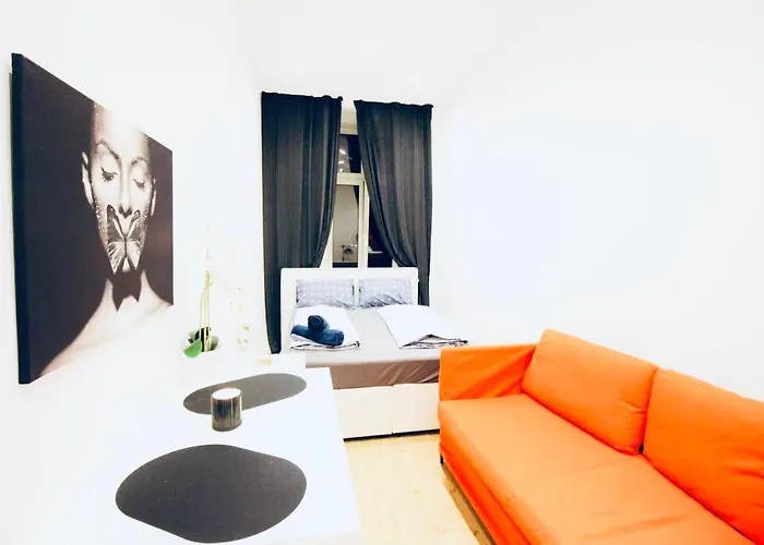 Super Cozy 5 Bedroom Shared 10min Walk To Augarten Vienna