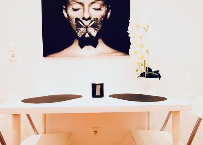 Super Cozy 5 Bedroom Shared 10min Walk To Augarten Appartamento Vienna