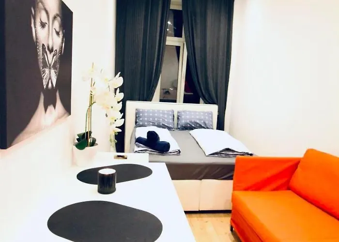 Super Cozy 5 Bedroom Shared 10min Walk To Augarten Appartamento